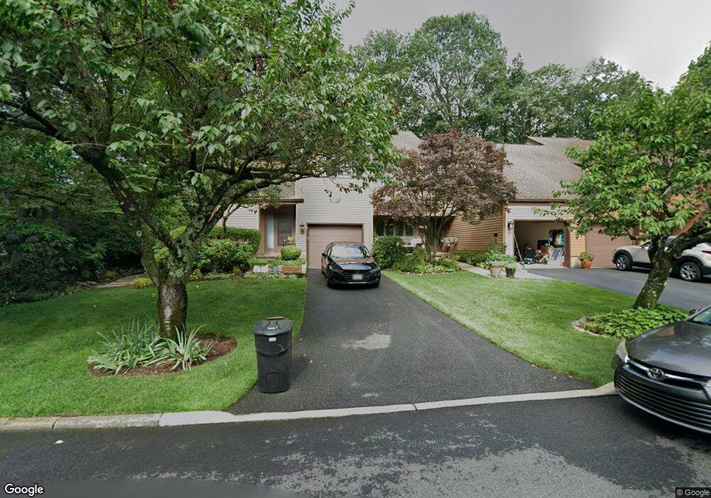 10 S Bayard Ln, Mahwah, NJ 07430 - photo 1