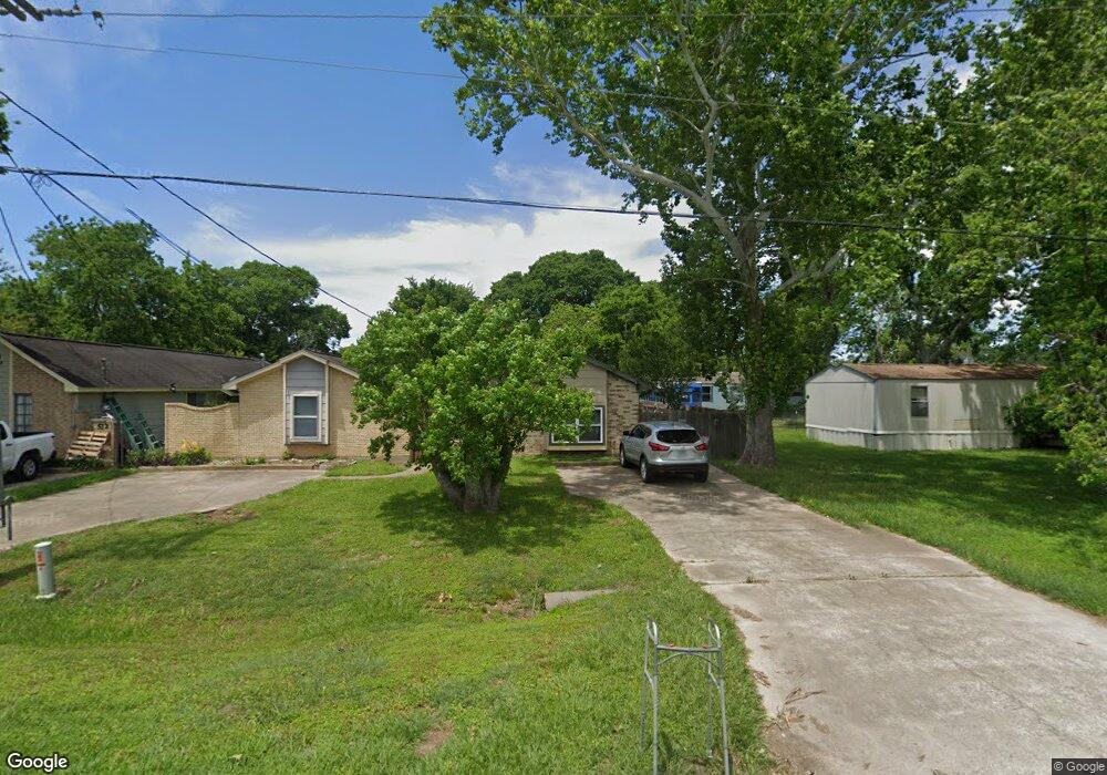 516 N Market St, Brazoria, TX 77422 - photo 1