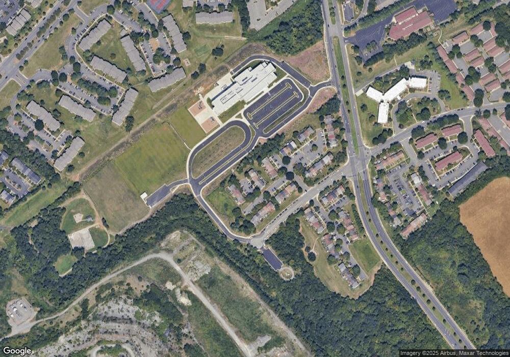 8235 Blue Ridge Ct, Manassas, VA 20109 - photo 1