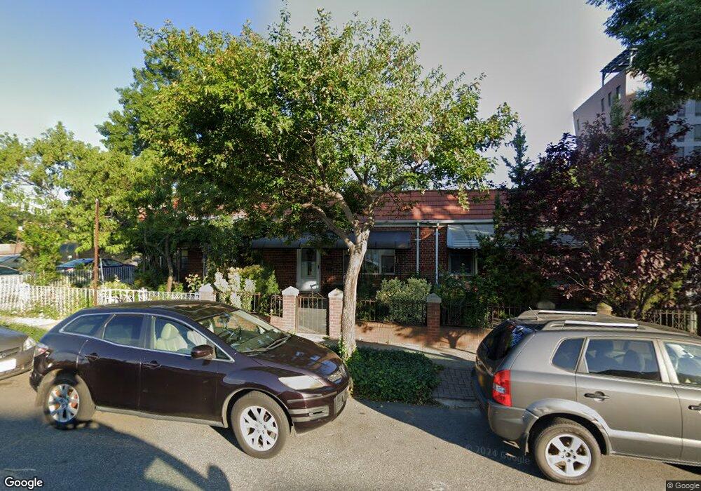 2276 46th St, Astoria, NY 11105 - photo 1