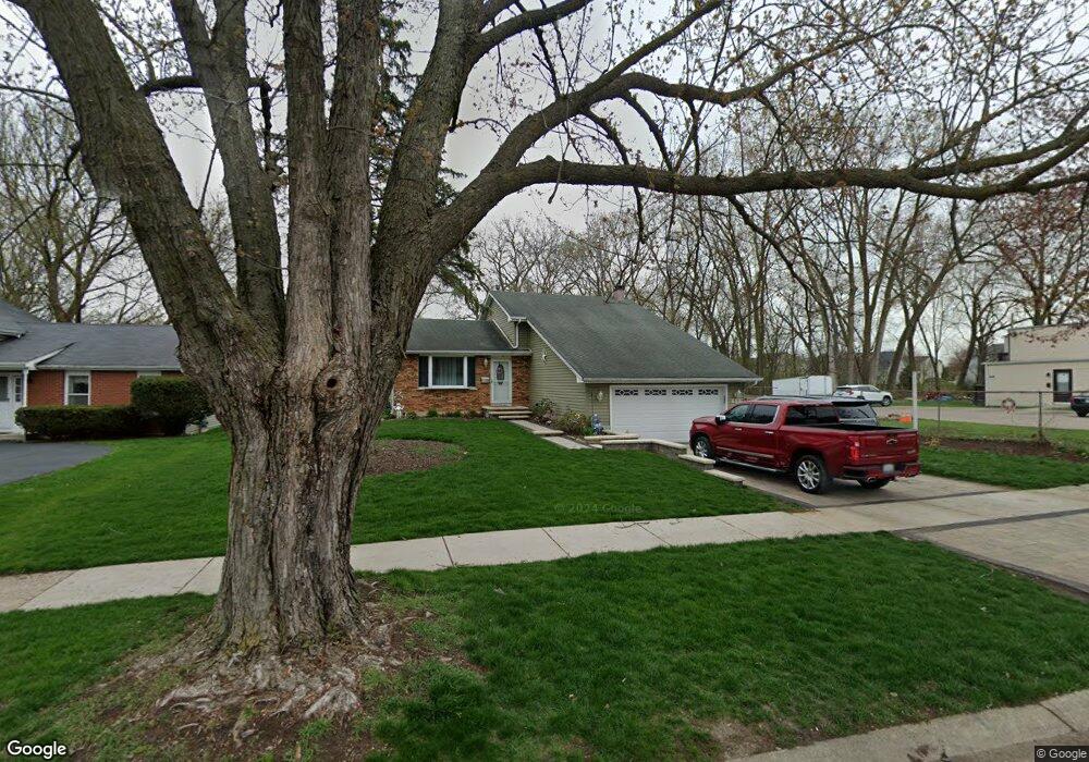 853 N Gladstone Ave, Aurora, IL 60506 - photo 1