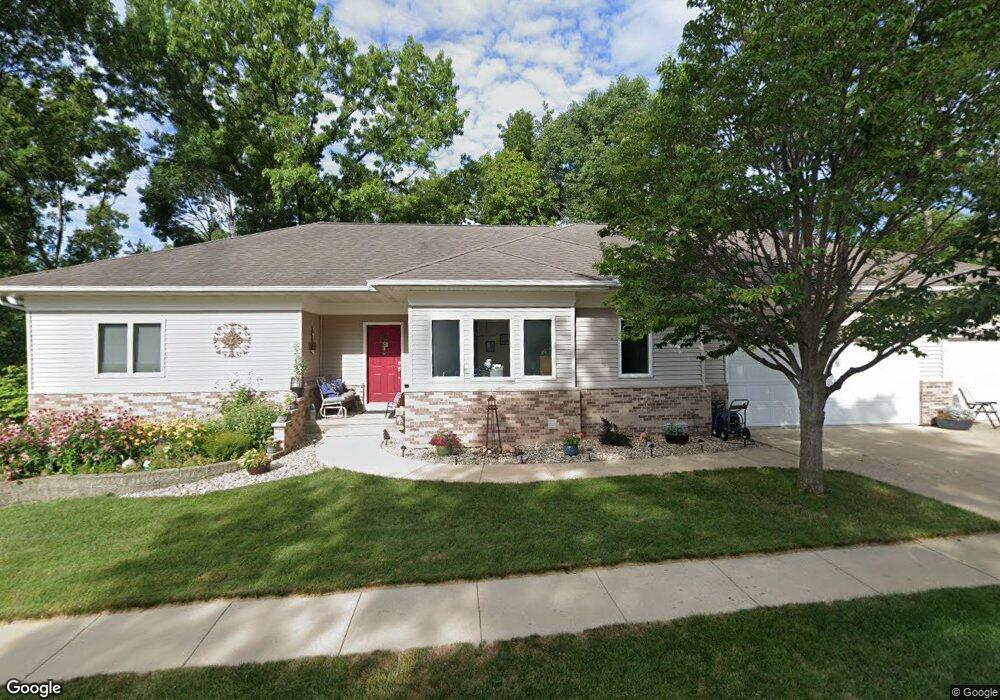 2715 Granite Ct NE, Cedar Rapids, IA 52402 - photo 1