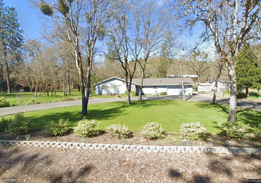 725 Lenella Ln, Grants Pass, OR 97526 - photo 1