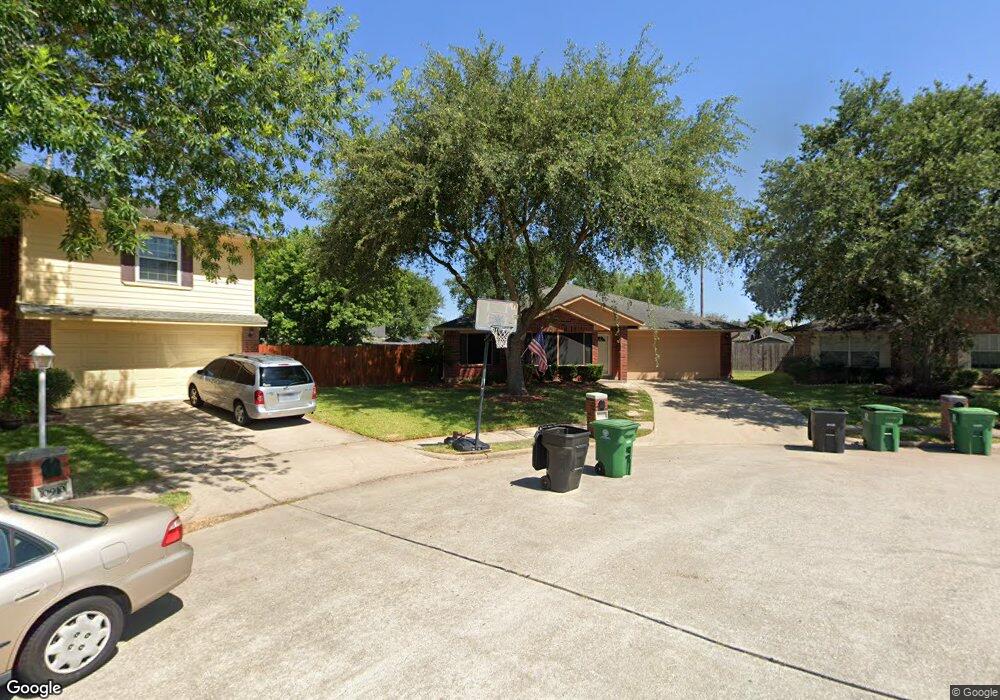 10906 Fern Terrace Dr, Houston, TX 77075 - photo 1