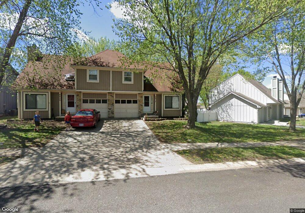 8818 Cottonwood St, Lenexa, KS 66215 - photo 1