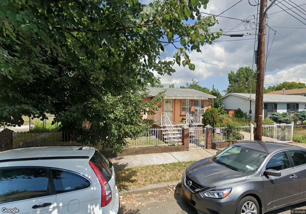 15325 111th Rd, Jamaica, NY 11433 - photo 1