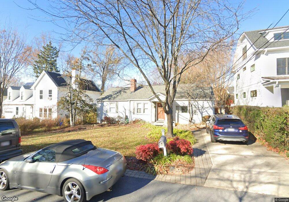 4537 Windsor Ln, Bethesda, MD 20814 - photo 1