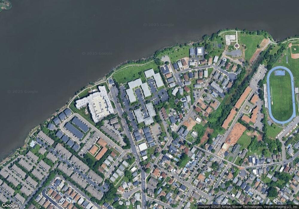 70 Riverview Ct unit 70, Secaucus, NJ 07094 - photo 1