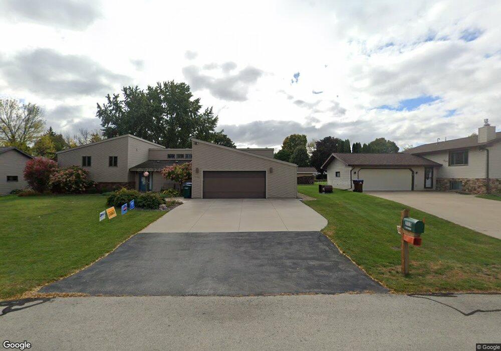 3113 W Parkridge Ave, Appleton, WI 54914 - photo 1