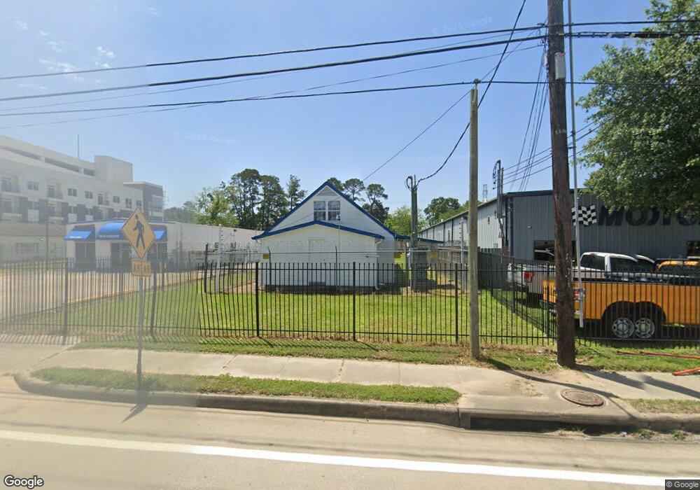 1121 W 34, Houston, TX 77018 - photo 1