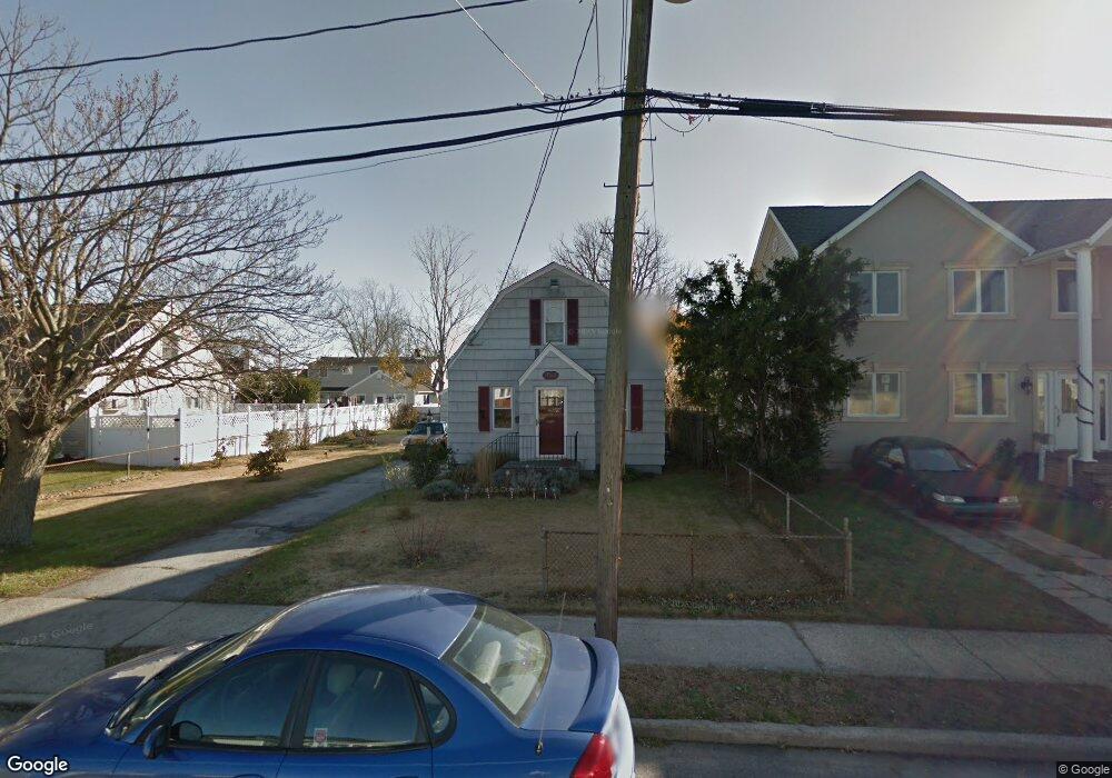 1054 Hastings St, Baldwin, NY 11510 - photo 1