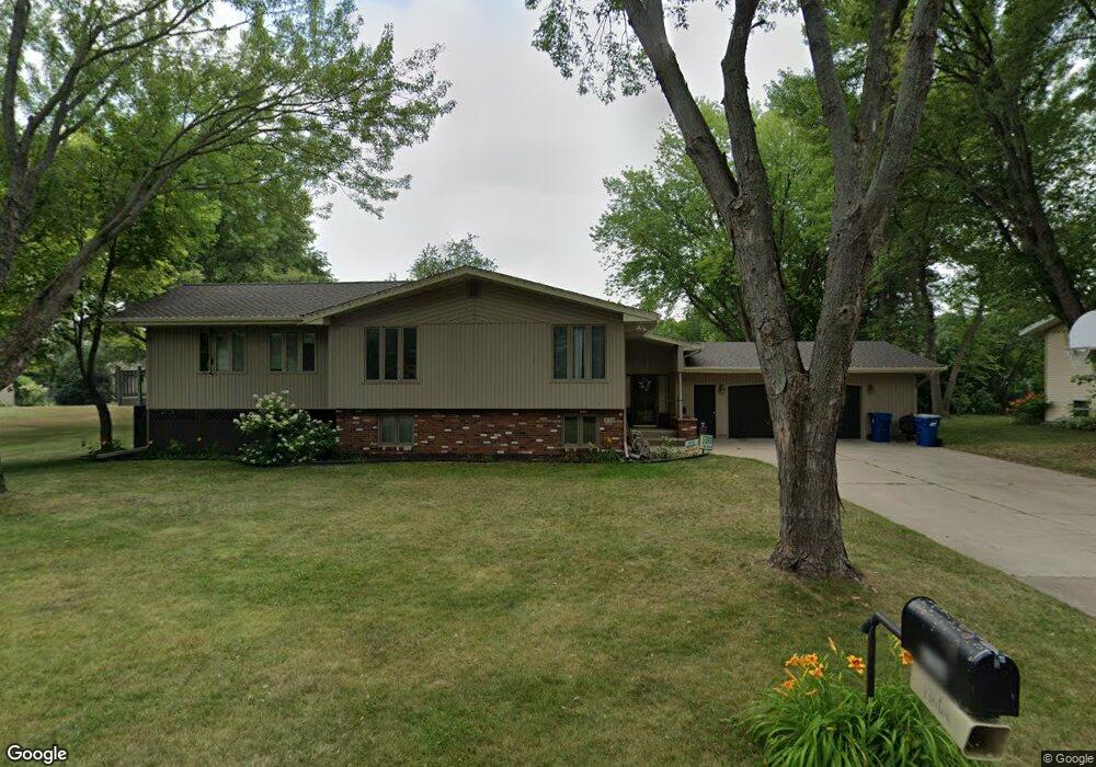 330 10th St N, Sauk Rapids, MN 56379 - photo 1