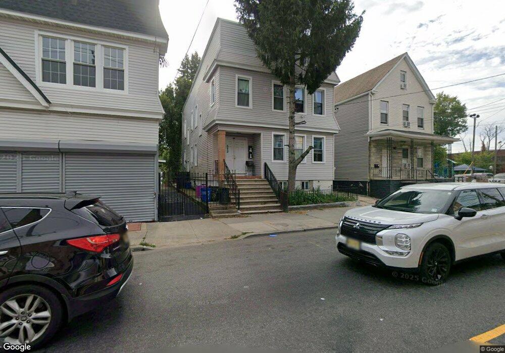 572 Grove St, Irvington, NJ 07111 - photo 1