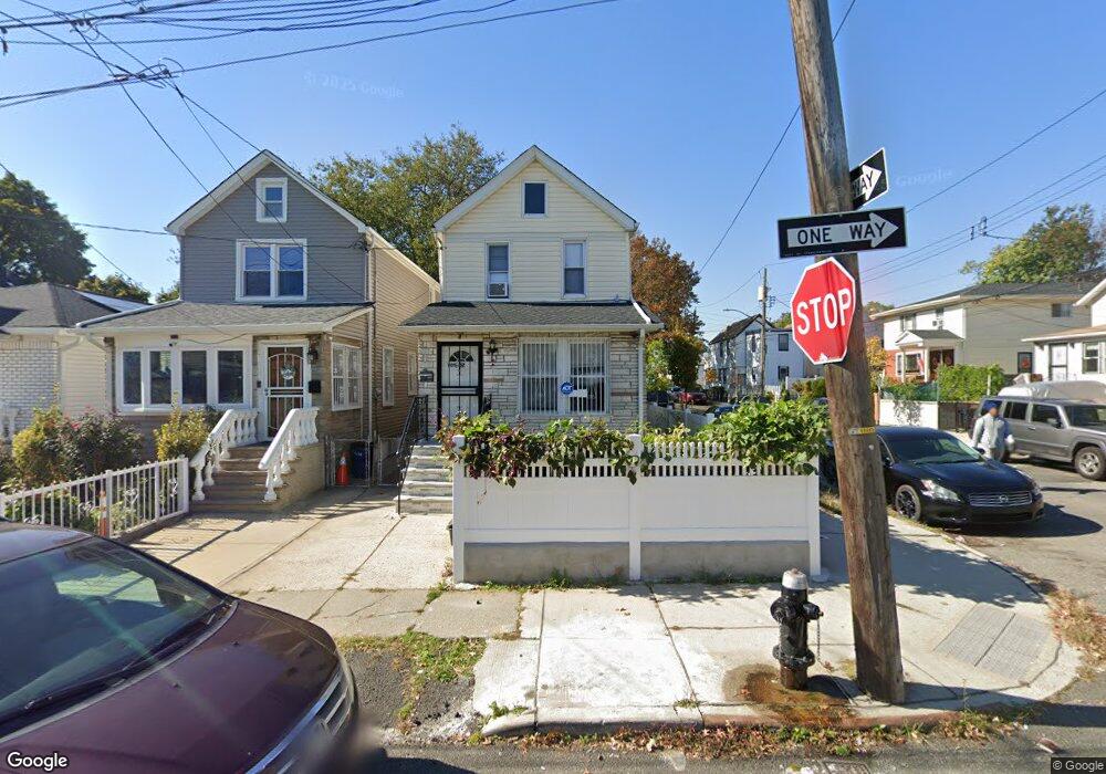 105-02 171st Place, Jamaica, NY 11433 - photo 1