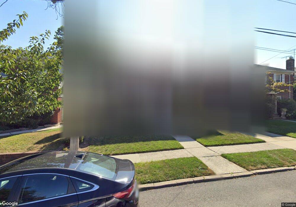 3215 170th St, Flushing, NY 11358 - photo 1