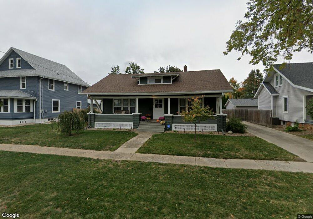 712 S 6th Ave W, Newton, IA 50208 - photo 1