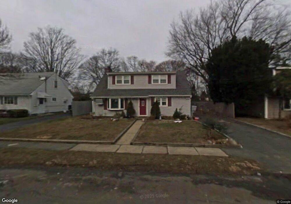 25 E Gate, Copiague, NY 11726 - photo 1