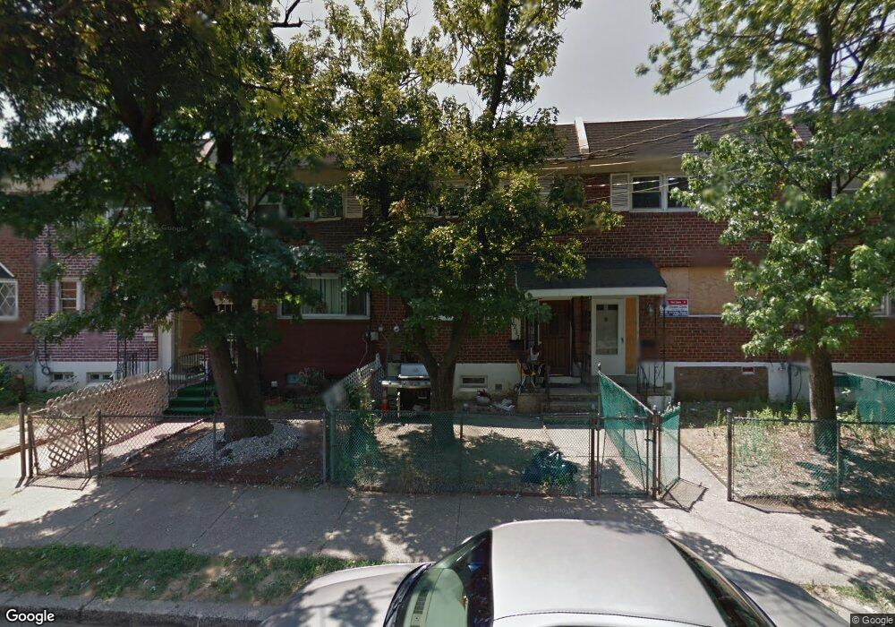 1233 Lakeshore Dr, Camden, NJ 08104 - photo 1