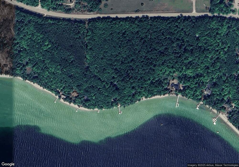 5850 Henny Ln, Charlevoix, MI 49720 - photo 1