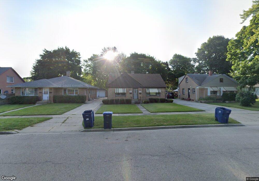 1015 N Berwick Blvd, Waukegan, IL 60085 - photo 1