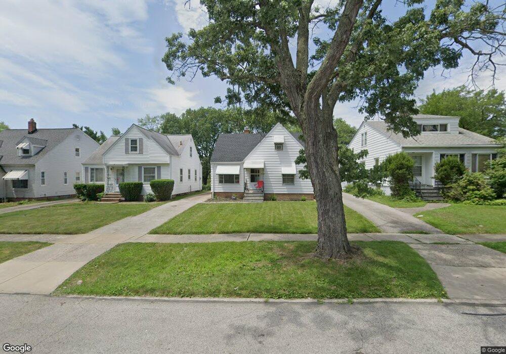 5116 Erwin St, Maple Heights, OH 44137 - photo 1