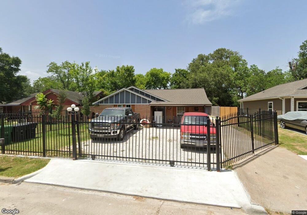 866 Grenshaw St, Houston, TX 77088 - photo 1