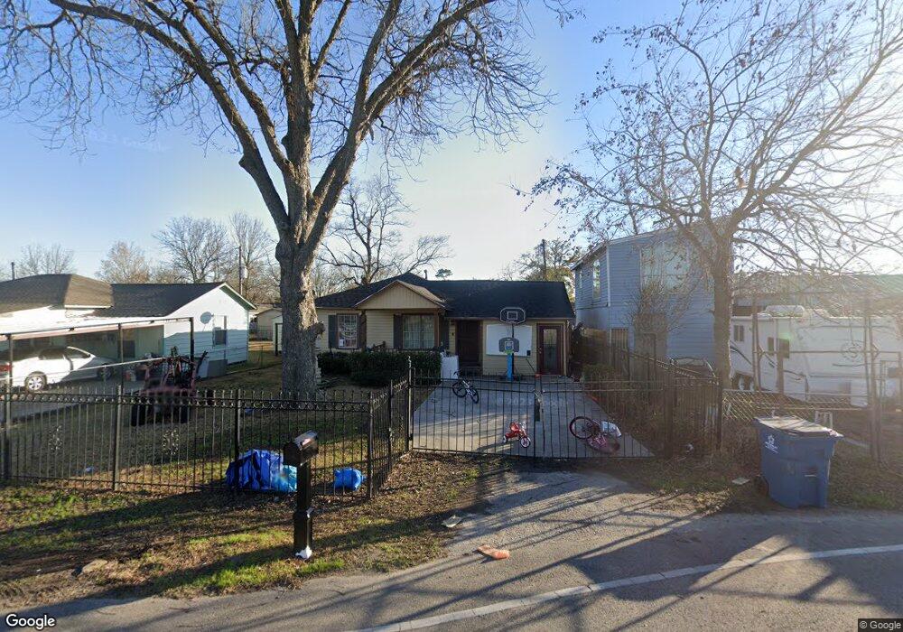 2822 Mooney Rd, Houston, TX 77093 - photo 1