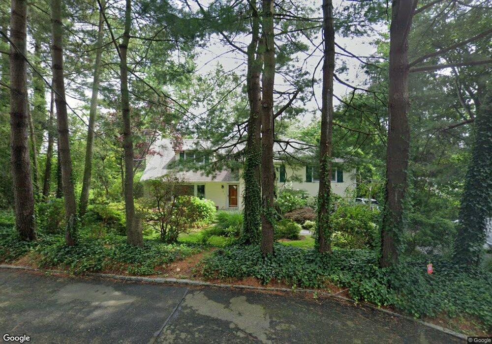 32 Colonial Dr, Manhasset, NY 11030 - photo 1