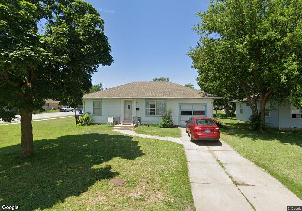 103 Eshelman St, McPherson, KS 67460 - photo 1