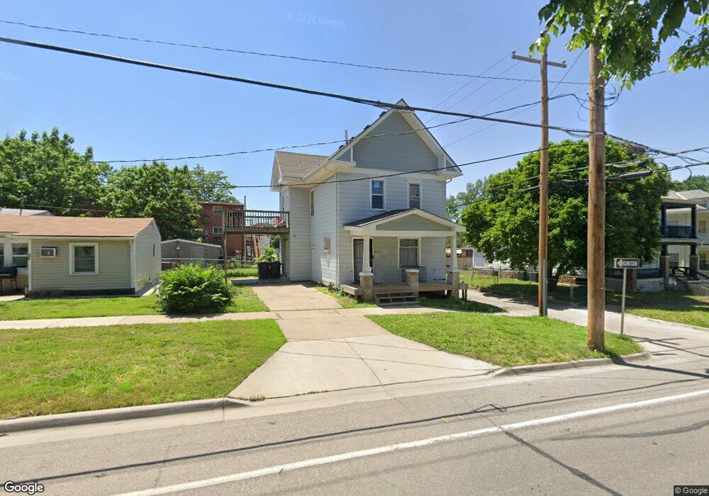 611 SW 5th St, Topeka, KS 66603 - photo 1