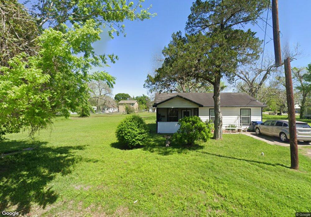 2413 Avenue B, Bay City, TX 77414 - photo 1