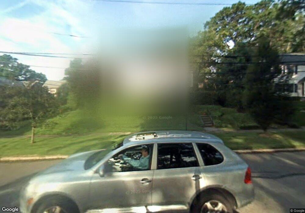 55 Manhasset Woods Rd, Manhasset, NY 11030 - photo 1