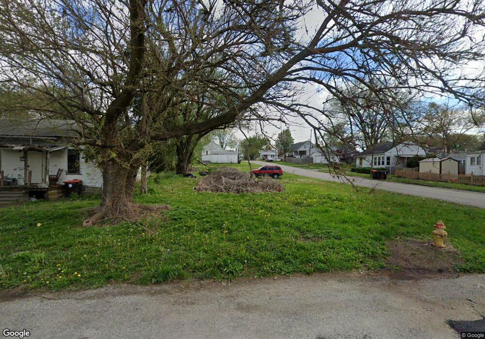 226 Williamette Ave, Lincoln, IL 62656 - photo 1