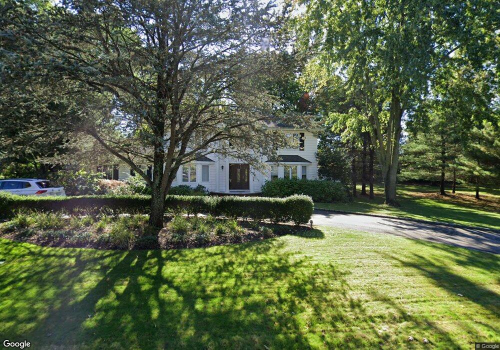 4 Campo Cir, Old Westbury, NY 11568 - photo 1