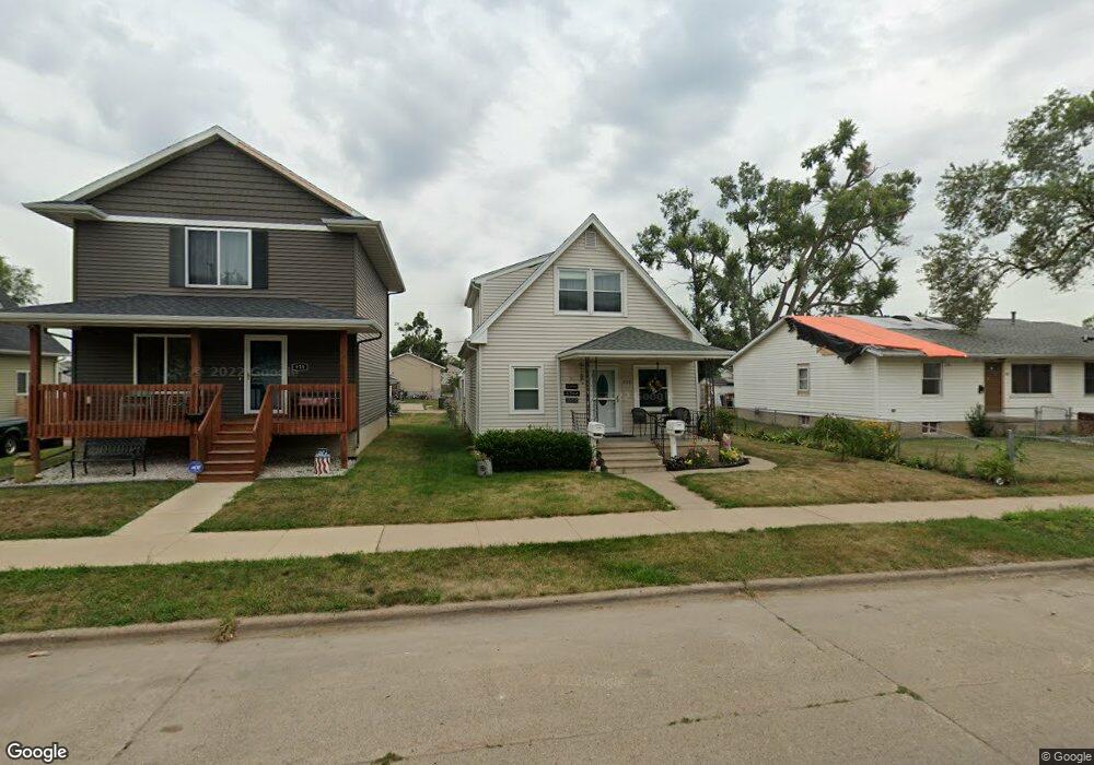 935 4th St SW, Cedar Rapids, IA 52404 - photo 1