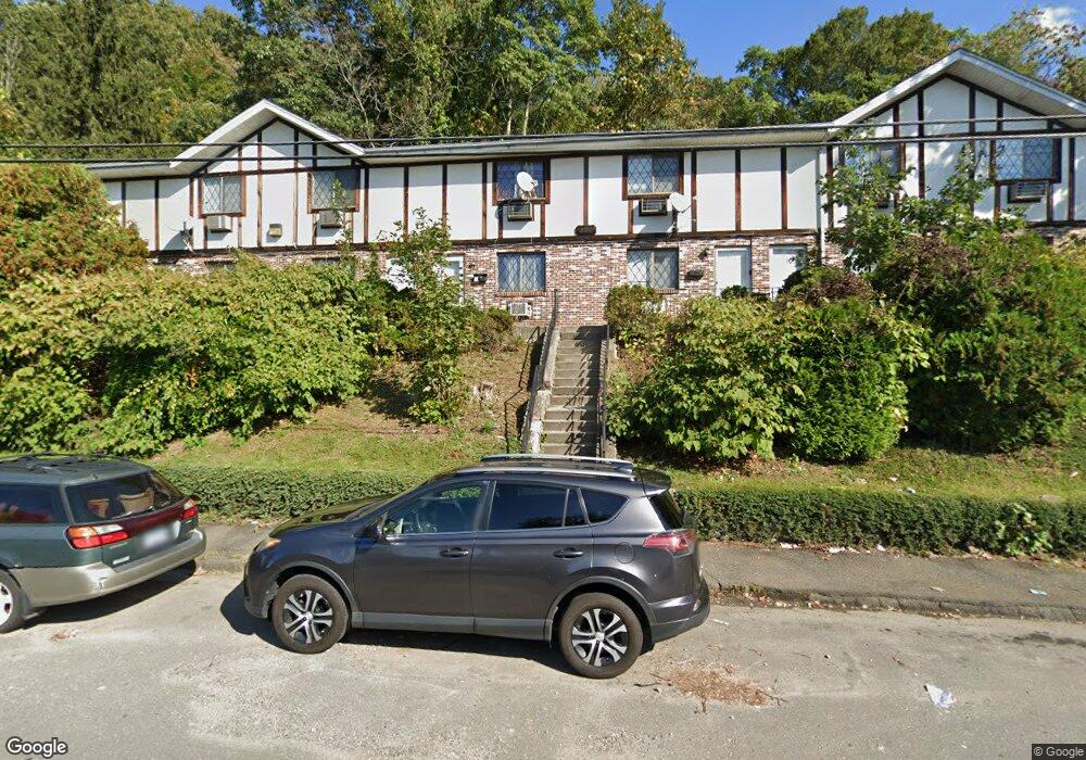 232 Waterville St unit 3, Waterbury, CT 06710 - photo 1