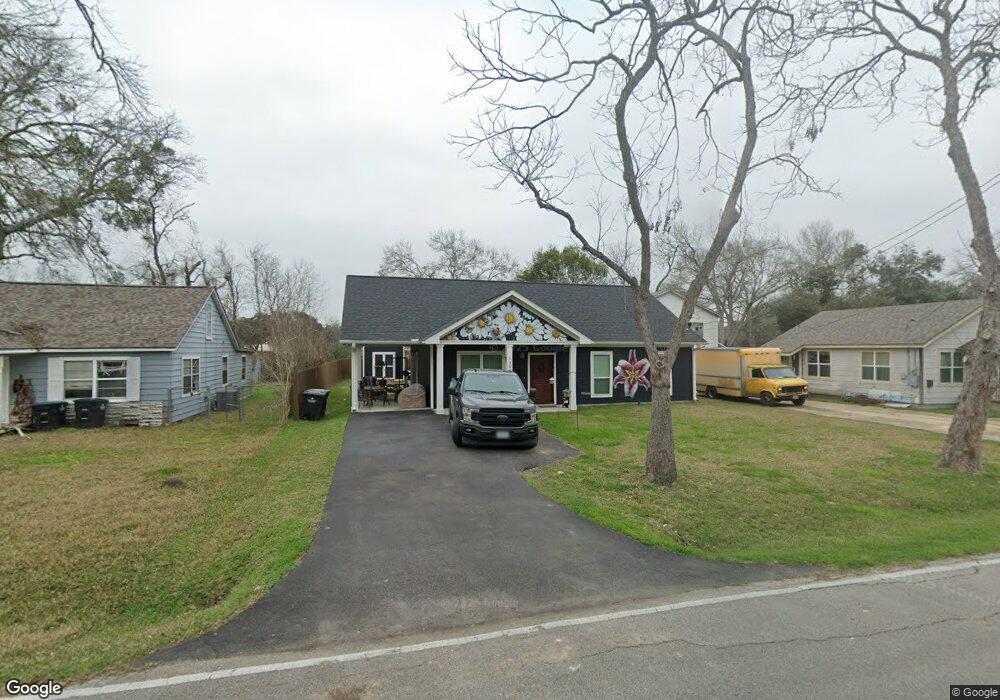 1306 Fairview Dr, Alvin, TX 77511 - photo 1