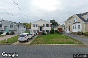 83 Eustis Ave, Newport, RI 02840