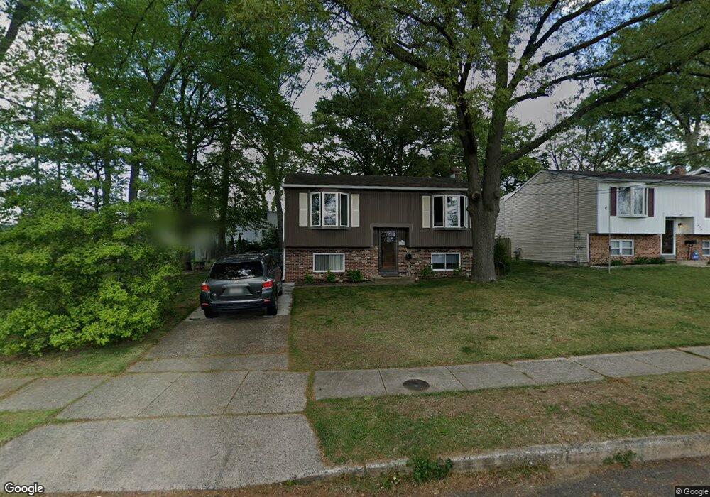 621 Lakeview Dr, Runnemede, NJ 08078 - photo 1