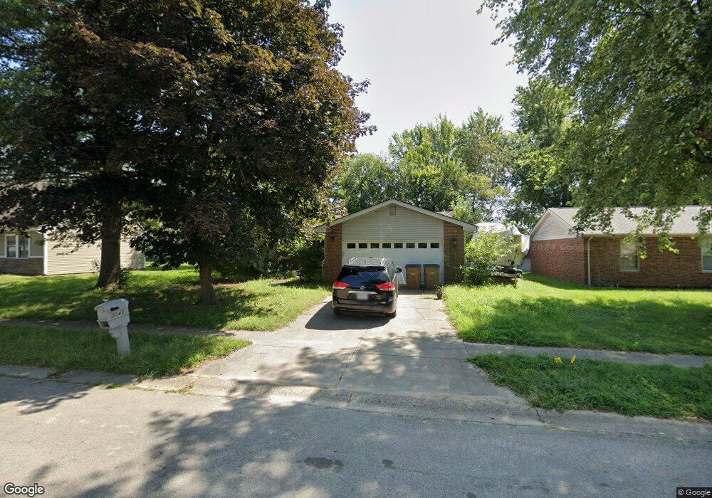 3043 Fox Pointe Dr, Columbus, IN 47203 - photo 1