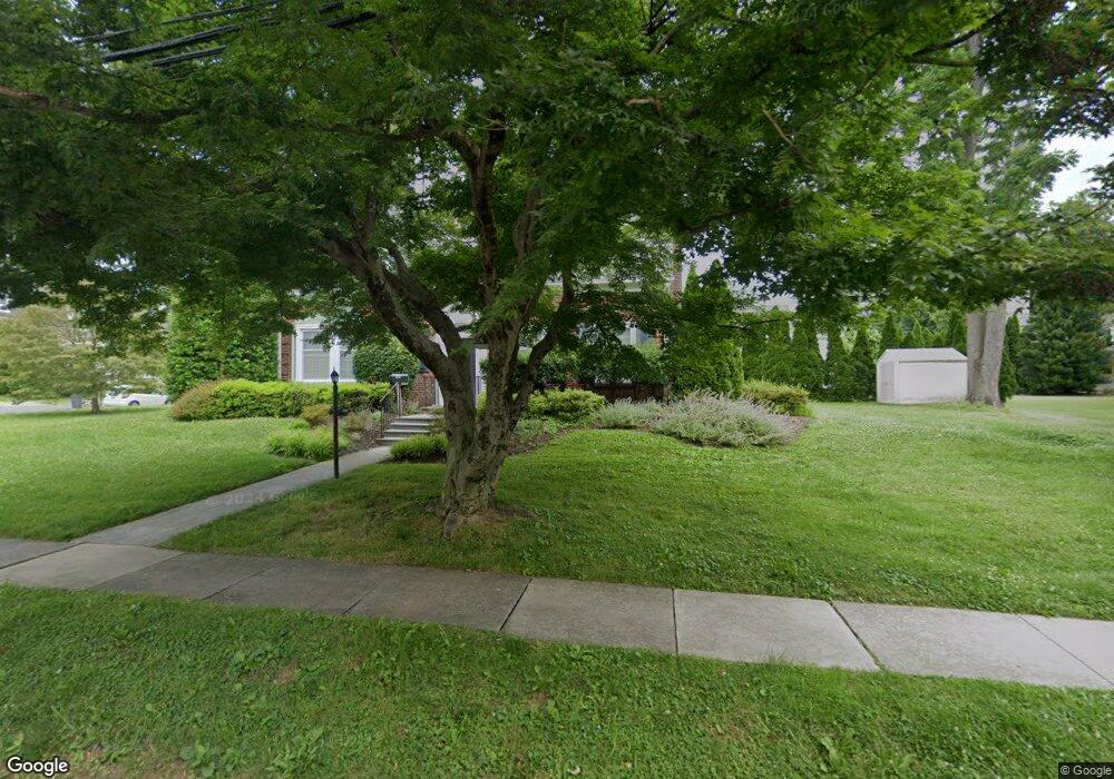 141 W Wayne Ave unit 1, Wayne, PA 19087 - photo 1