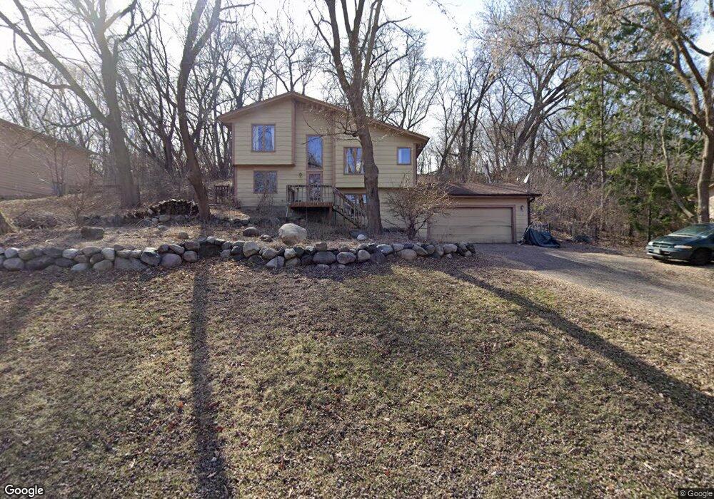 5200 Beacon Hill Rd, Minnetonka, MN 55345 - photo 1