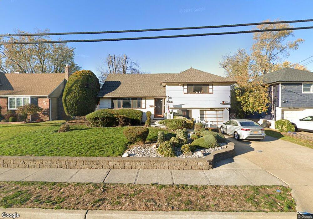 322 W Henrietta Ave, Oceanside, NY 11572 - photo 1