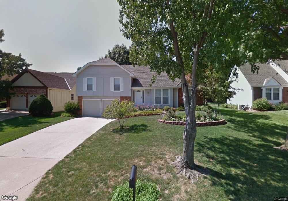 8634 Alden St, Lenexa, KS 66215 - photo 1
