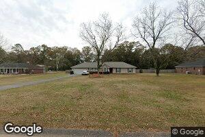 911 Country Ln, Axis, AL 36505