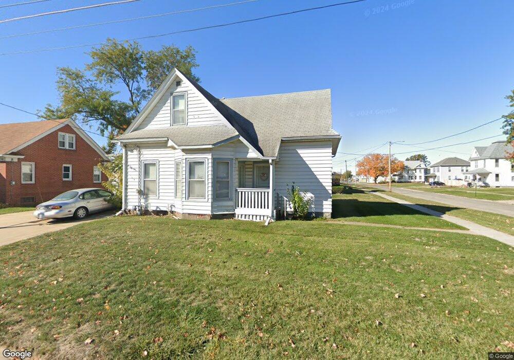 201 E 5th St S, Newton, IA 50208 - photo 1