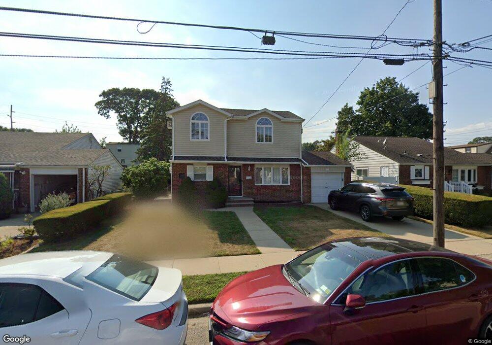 166 Catherine Ave, Franklin Square, NY 11010 - photo 1