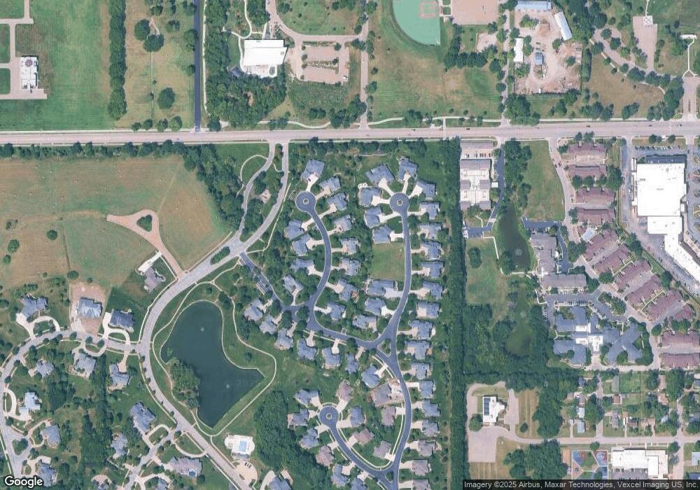 1020 SW Dartmoor Ln, Topeka, KS 66604 - photo 1