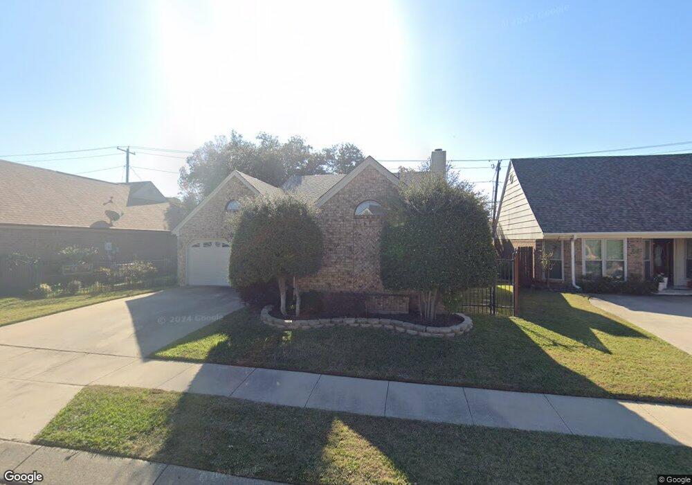 1613 Autumn Chase Square, Bedford, TX 76022 - photo 1