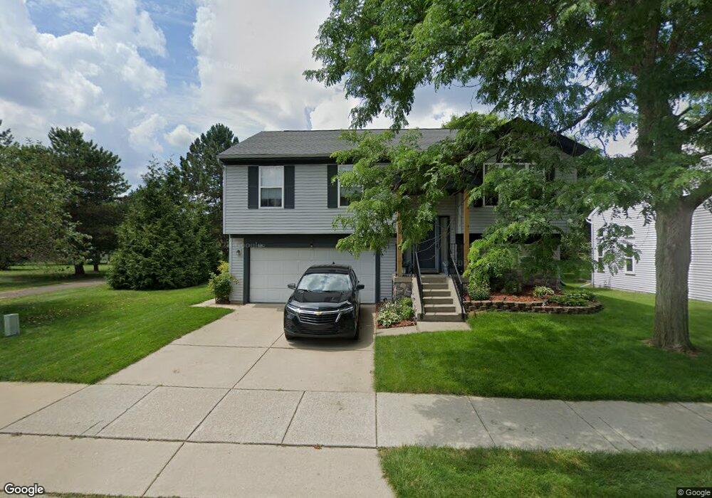 1062 Princeton Dr unit 42, Waterford, MI 48327 - photo 1